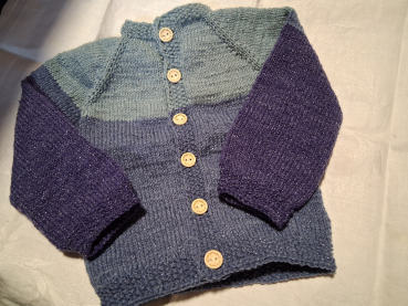 Strickjacke Lilatöne mit Glitzer