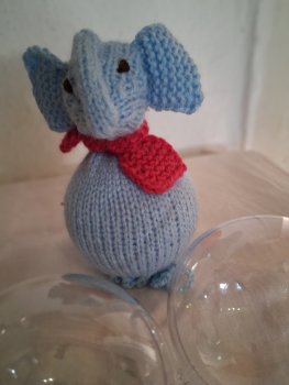 Elefant hellblau