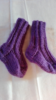 Babysocken lila