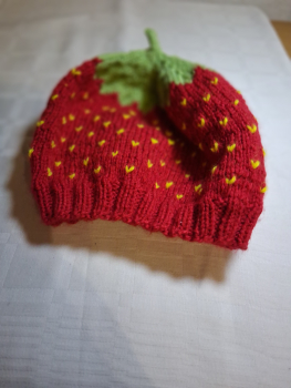 Erdbeermütze