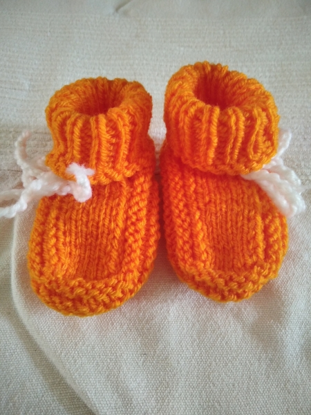 Babyschuhchen in orange