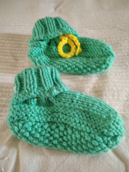 Babyschuhchen in hellgrün
