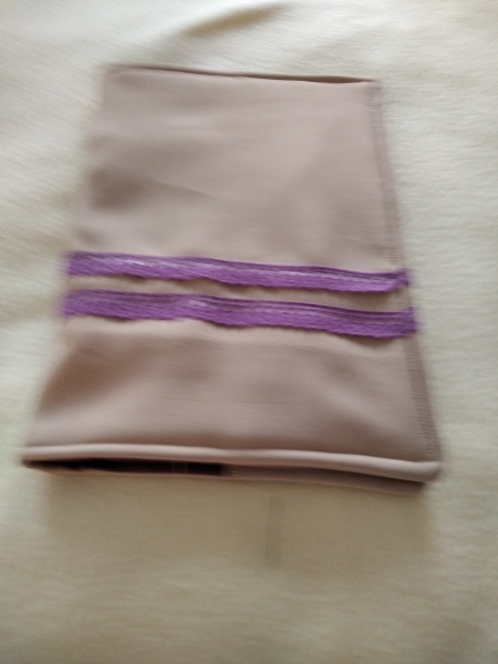 Buchumschlag beige mit Spitze