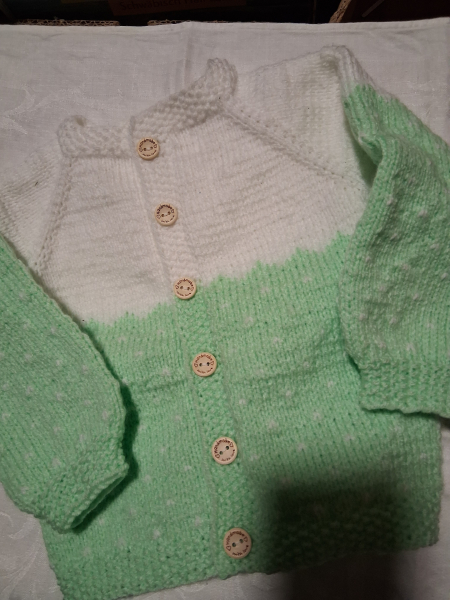 Strickjacke grün-weiß