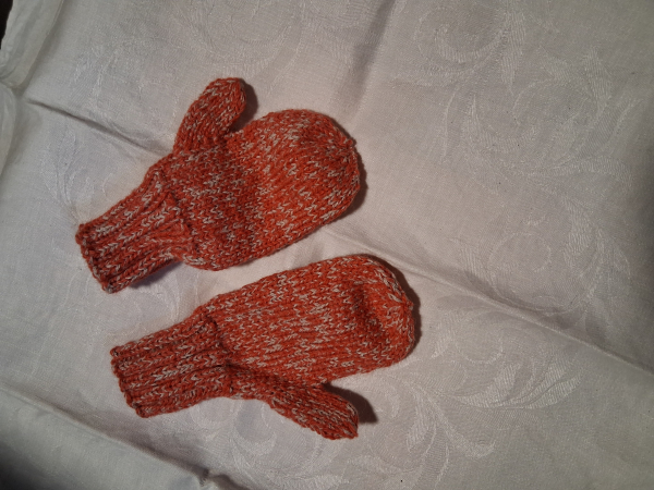Handschuhe rot beige