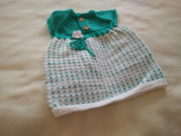 Pünktchenkleid grün weiß
