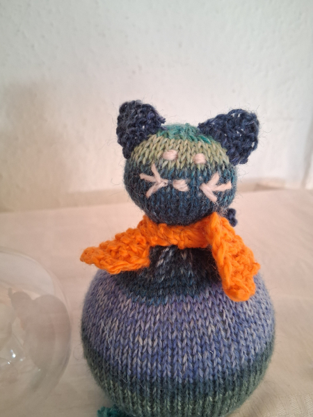 Katze blau grün