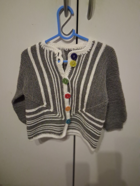 Strickjacke grau weiß