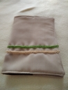 Buchumschlag beige mit Spitze